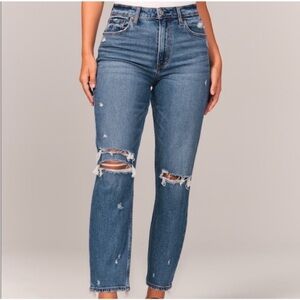 NWT Abercrombie & Fitch Ultra High Rise Mom Jean